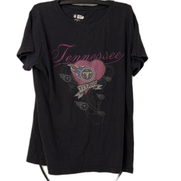 NFL Titans Black and Pink Fitted T-Shirt Size XL - Picture 1 of 5